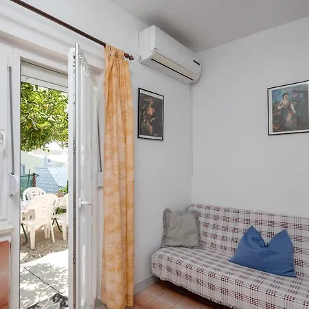 A1 - Near With Patio Parking And Grill *