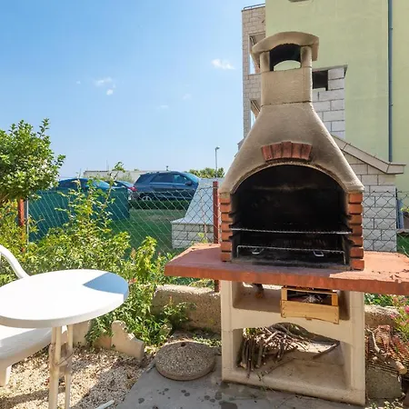 Lejlighed A 1 - Near With Patio Parking And Grill Split