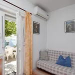 A 1 - Near With Patio Parking And Grill *