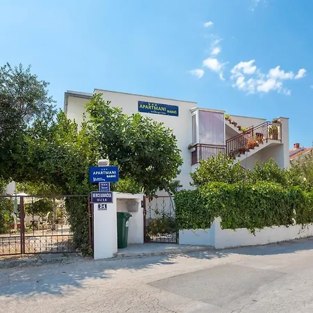 Apartment A1 - Near With Patio Parking And Grill Split