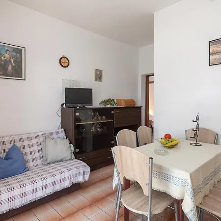 아파트 A1 - Near With Patio Parking And Grill 스플리트